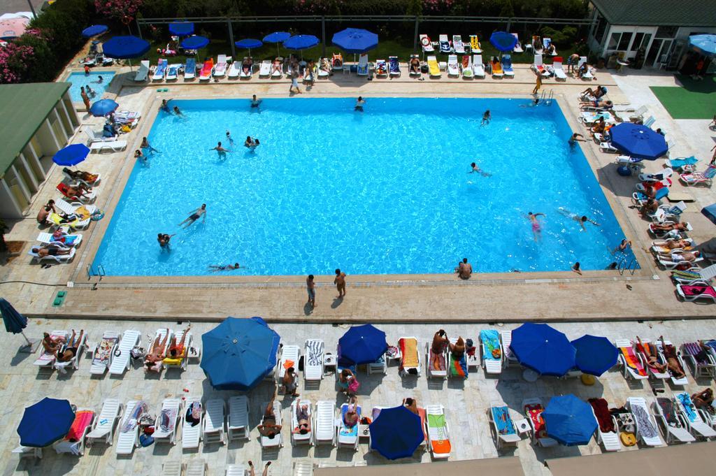 Pelikan Hotel Buyukcekmece Exterior photo